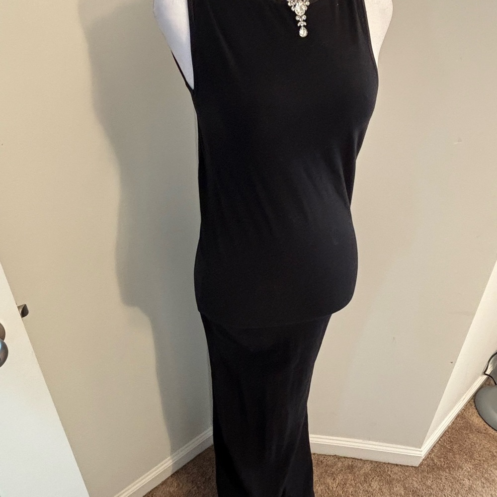 Elegant Black Sleeveless Dress
